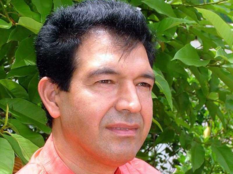 الشاعر والأديب العراقي باسم فرات