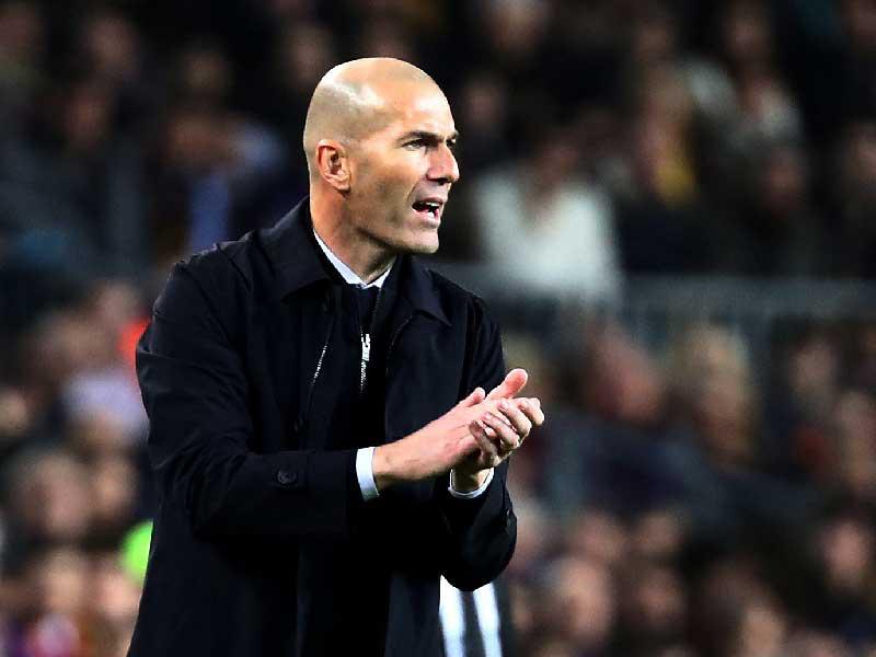 المدير الفني لريال مدريد الفرنسي زين الدين زيدان