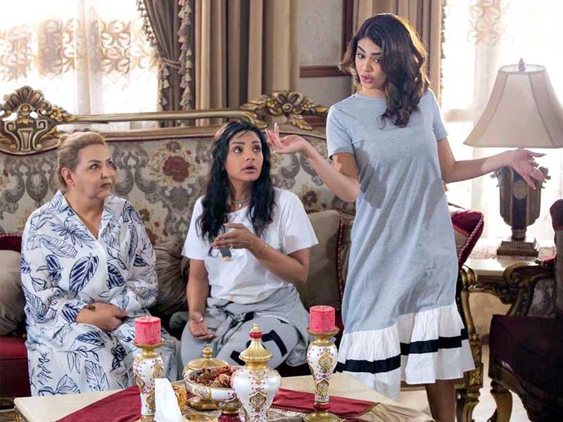 في مشهد من «الكون في كفة» 