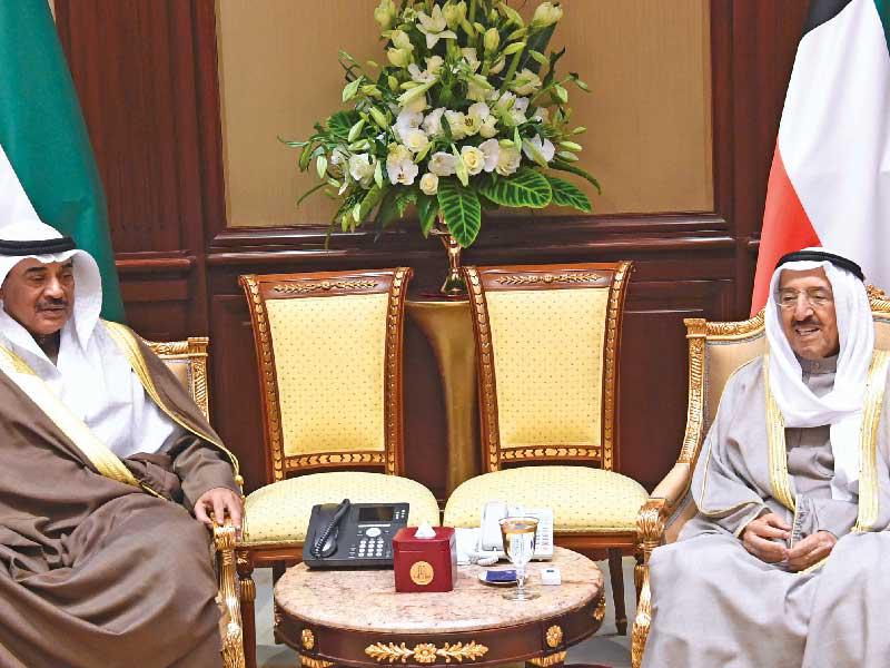 الأمير مستقبلاً رئيس الوزراء أمس