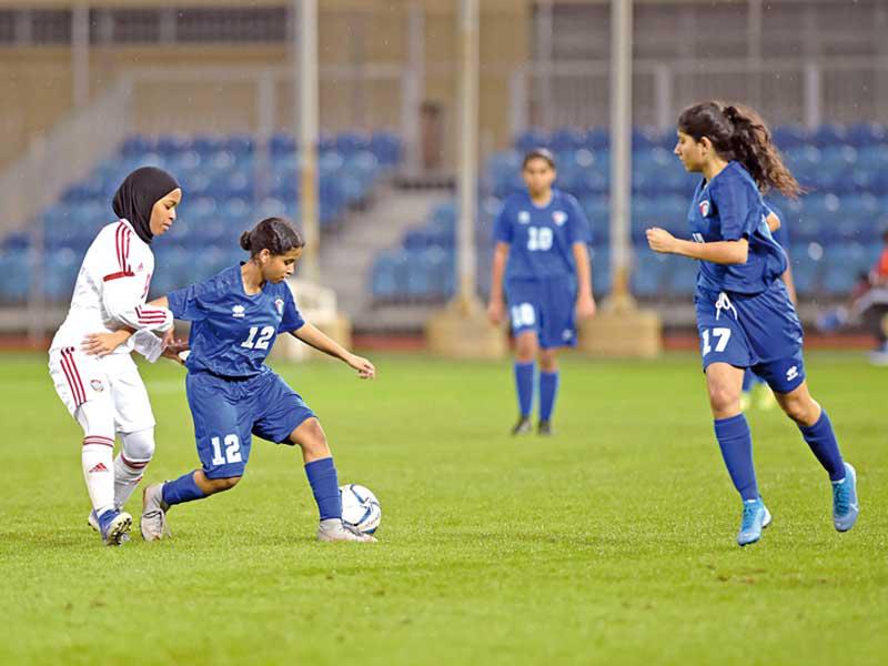 جانب من مباراة الكويت والإمارات