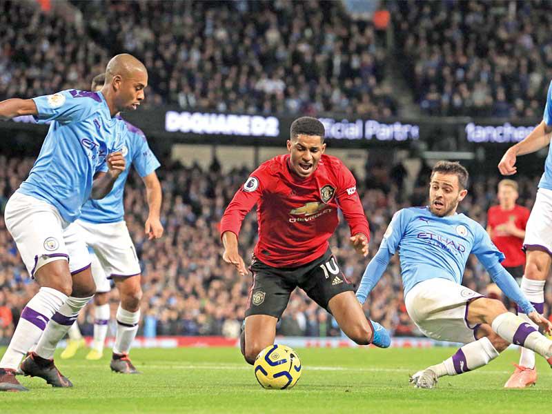 جانب من مباراة سابقة بين مانشستر سيتي ومانشستر يونايتد