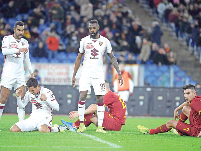 فرحة لاعبي تورينو بعد المباراة