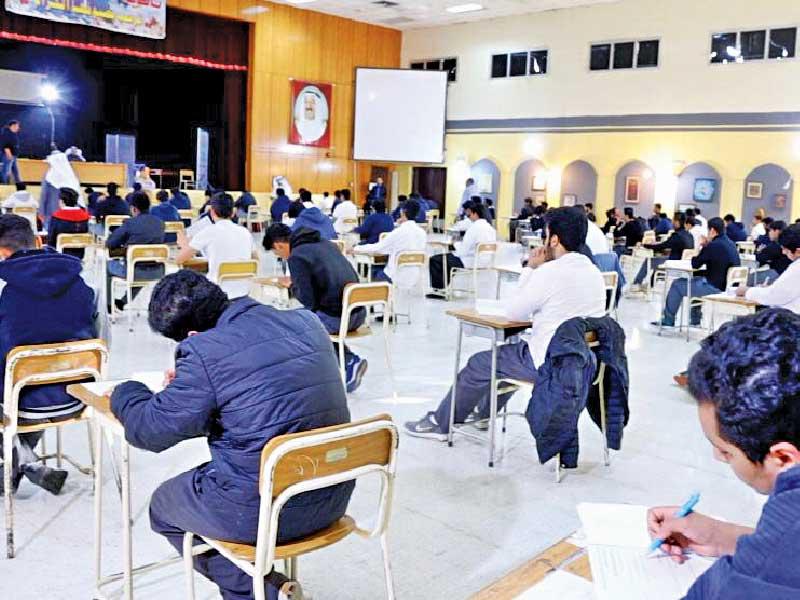 جانب من اختبارات الطلبة