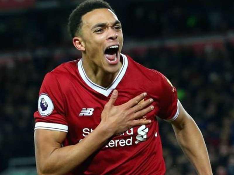 لاعب فريق ليفربول الإنكليزي ألكسندر أرنولد