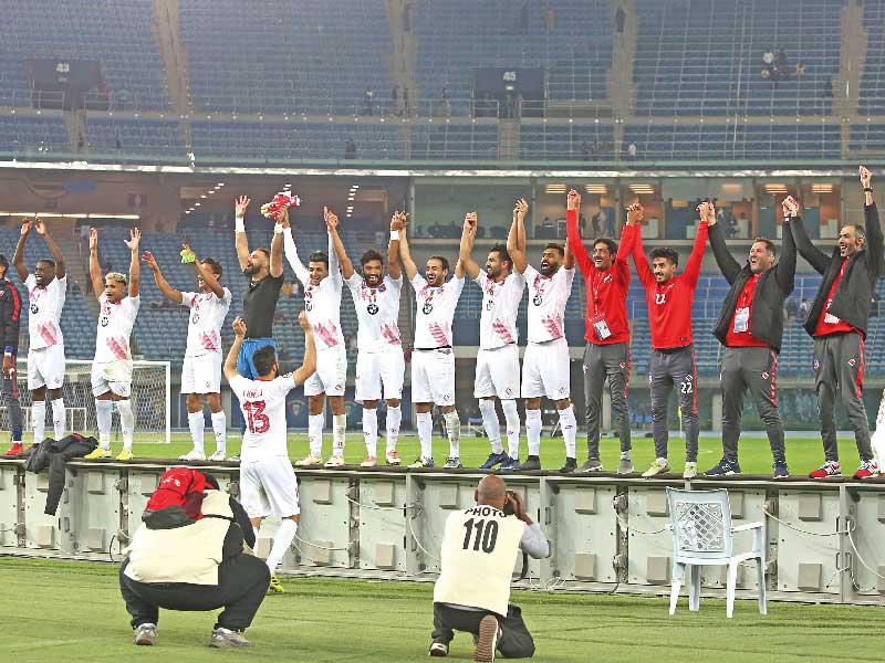 نجوم الأبيض يحيون الحضور