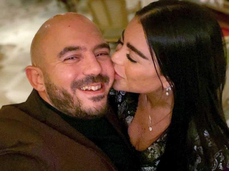 الفنان محمود العسيلي مع زوجتة خبيرة التجميل أمنية عبدالمنعم