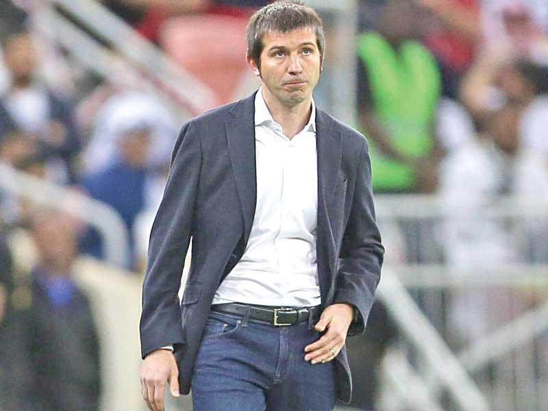 المدير الفني لفالنسيا  ألبرت سيلاديس