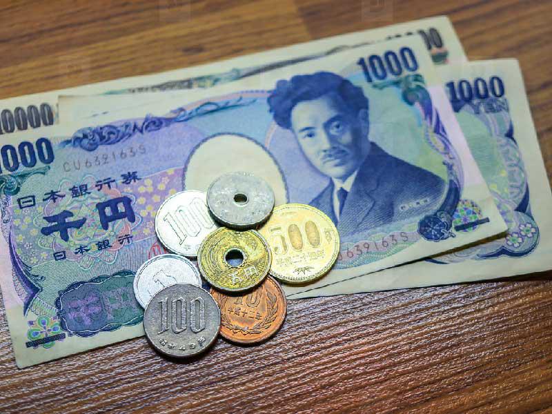 عملة الين الياباني