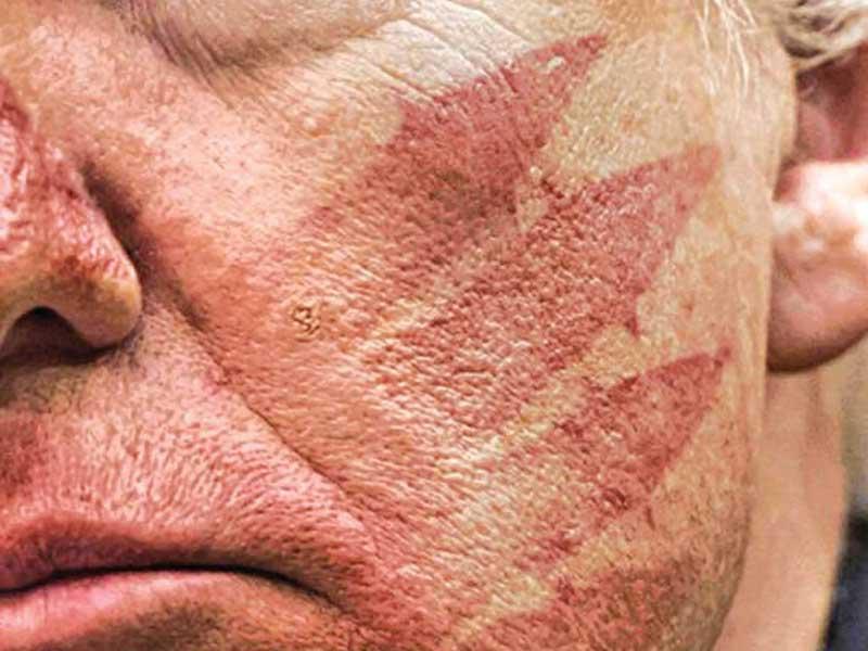 صورة مثيرة لرءيس الامريكي ترامب على موقع خامنئي