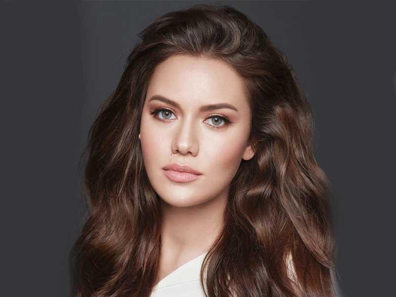 النجمة التركية ​فهرية أفجين​ 