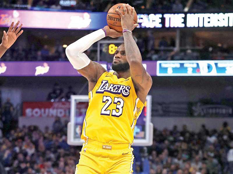 ليبرون جيمس لاعب لوس أنجلس ليكرز