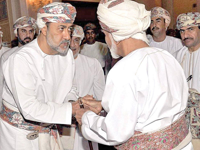 الراحل والسلطان هيثم في صورة أرشيفية