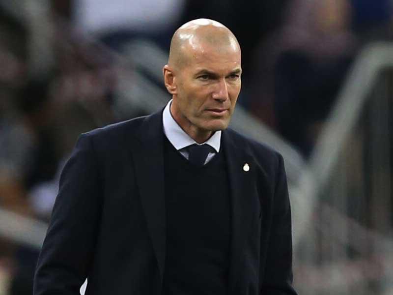  المدير الفني لريال مدريد الإسباني زين الدين زيدان