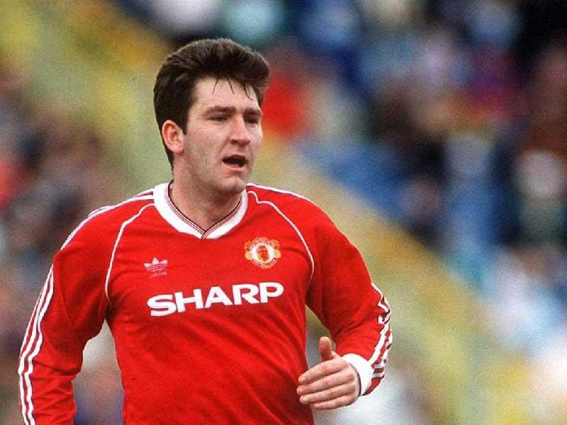 لاعب مانشستر يونايتد الإنكليزي السابق نورمان وايتسايد