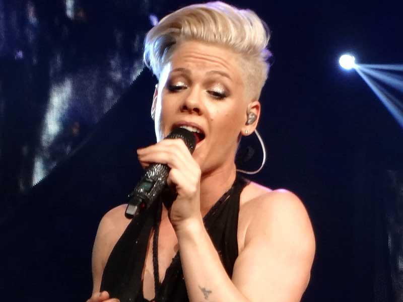 المغنية الأميركية بينك