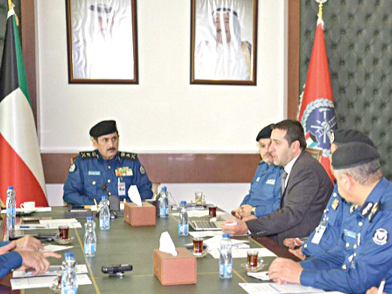 المكراد خلال الاجتماع 