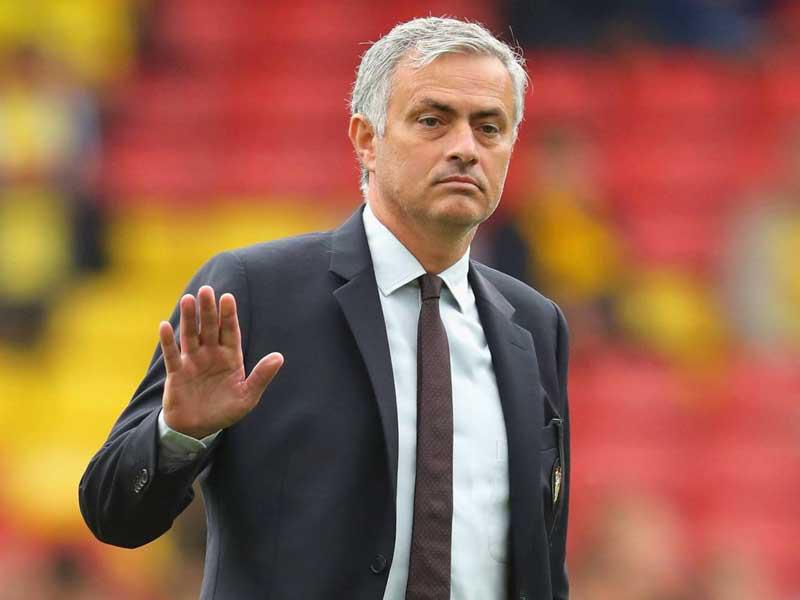 مدرب فريق توتنهام الإنكليزي لكرة القدم البرتغالي جوزيه مورينيو