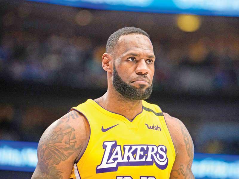 ليبرون جيمس لاعب فريق لوس أنجلس ليكرز