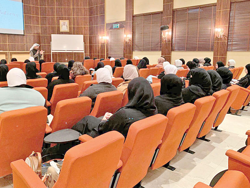 جانب من الدورة