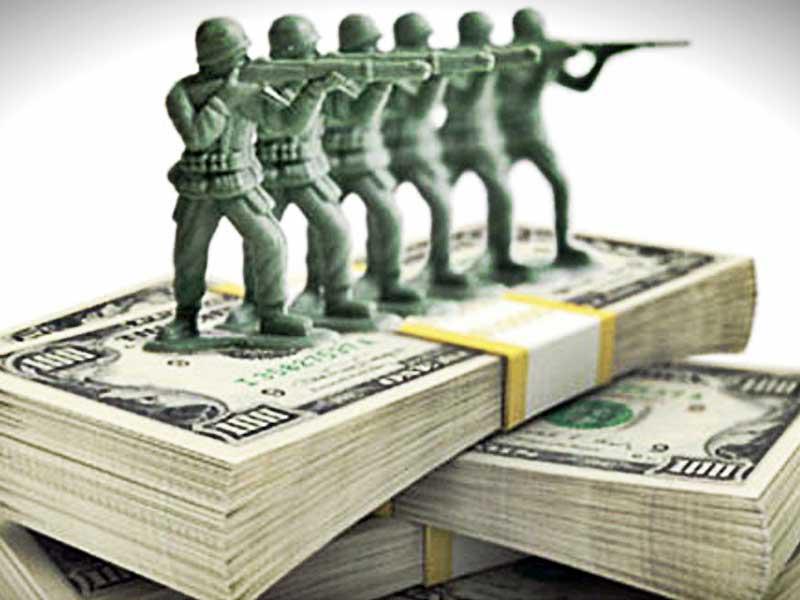 صورة تعبيرية للتسؤال: هل يكفل القانون للمال حمايةً تفوق تلك التي يكفلها للأشخاص