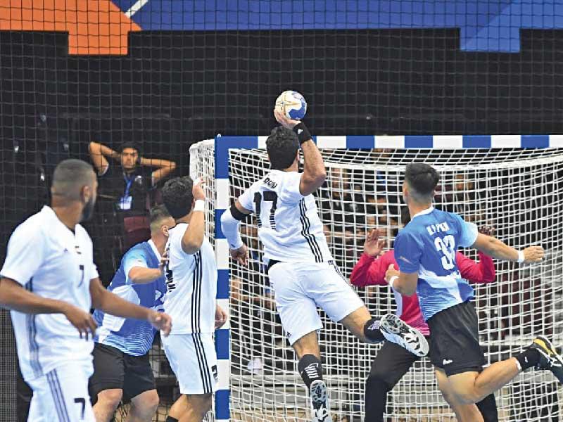 جانب من لقاء الإمارات وهونغ كونغ