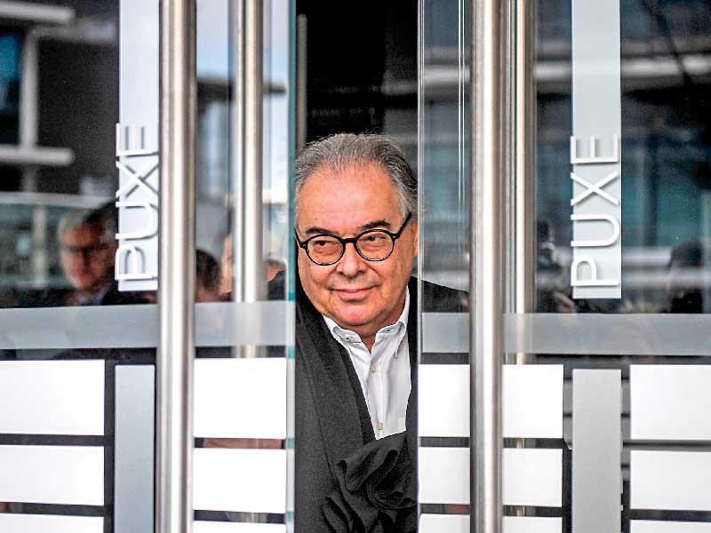 تيكسيرا محامي روي لينتو مؤسس موقع (فوتبول ليكس)