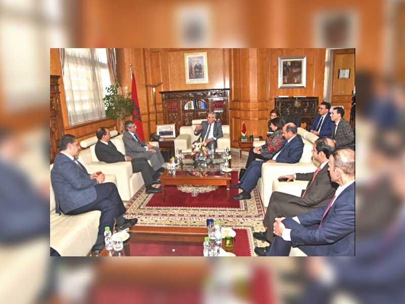 وزير العدل المغربي خلال استقبال الوفد الكويتي