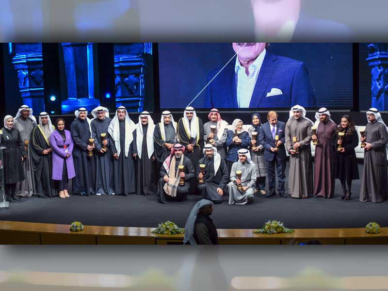 وزير الإعلام خلال تكريم الفائزين