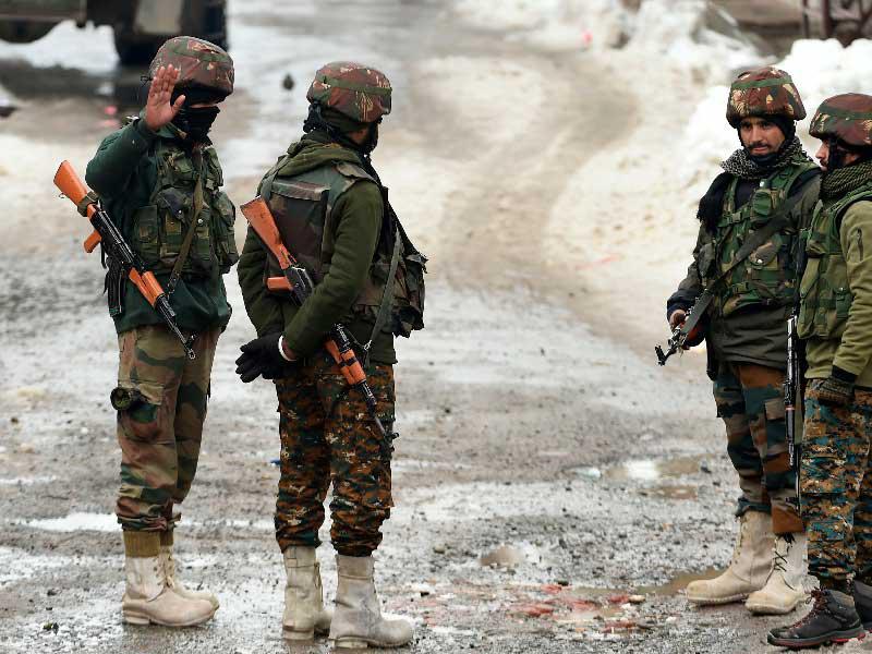 مقتل 3 مسلحين بكشمير