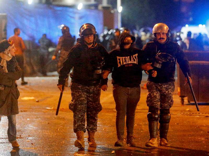 «هآرتس» تبث من بيروت... وتوقيف صحافي