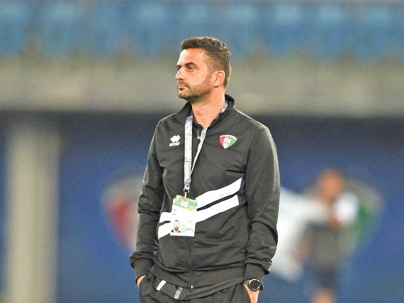 مدرب منتخبنا الوطني للشباب لكرة القدم الكرواتي دينكو 