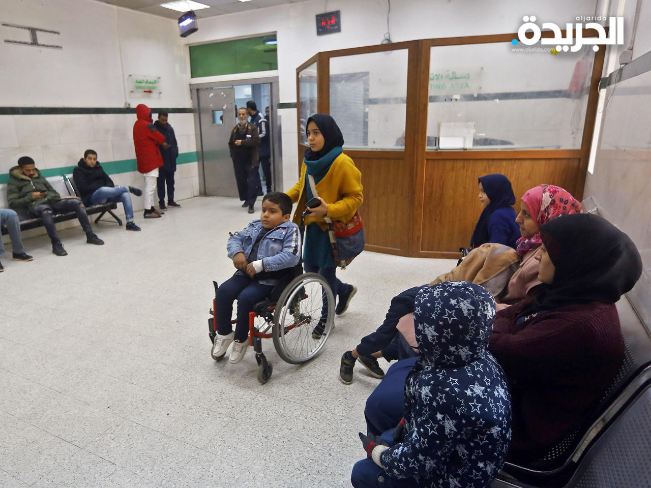 مرضى في قاعة الانتشار بمستشفى الخضراء الحكومي