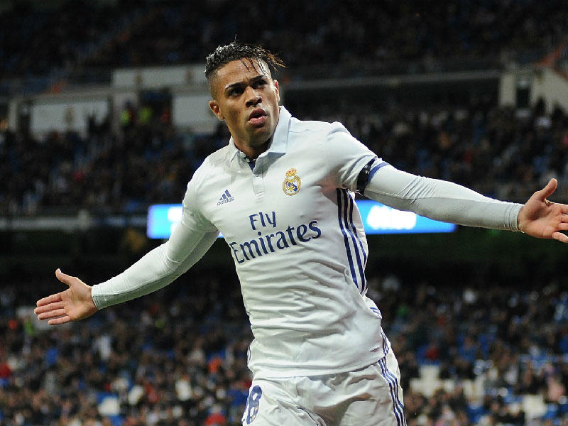 ماريانو دياز مهاجم نادي ريال مدريد الإسباني