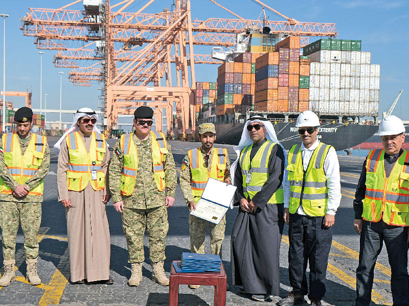 تكريم أفراد الحرس الوطني المشاركين في الدورة