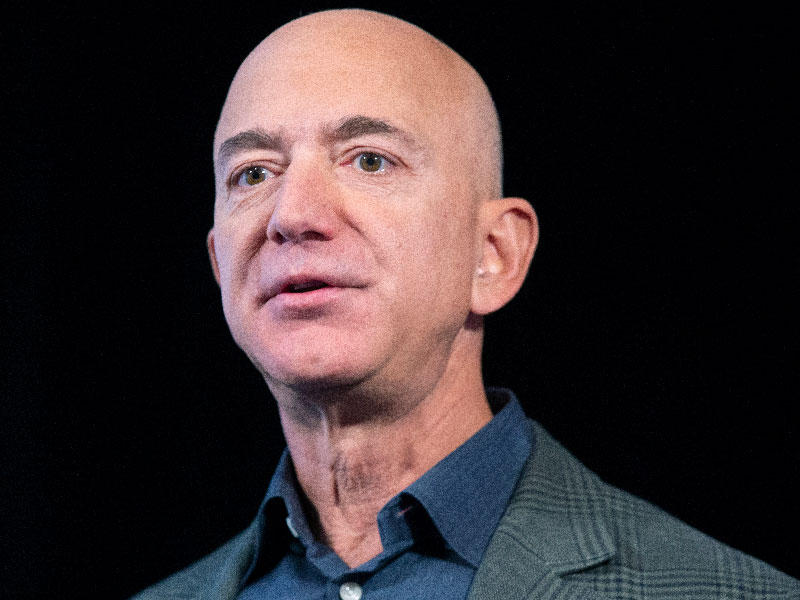  المؤسس والرئيس، والمدير التنفيذي ورئيس مجلس إدارة شركة أمازون دوت كوم. جيفري بريستن بيزوس