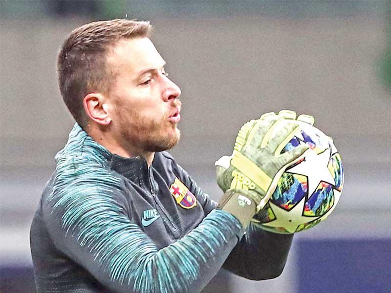 حارس مرمى نادي برشلونه الاسباني البرازيلي نيتو