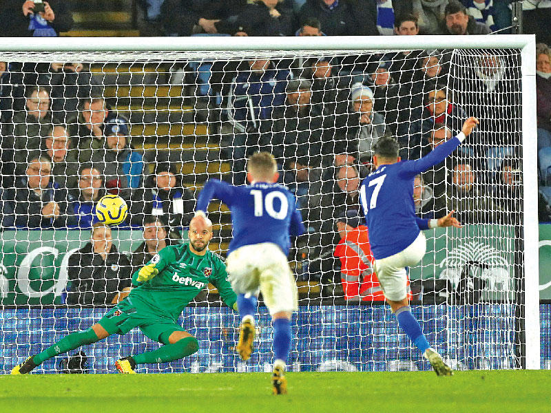 بيريز نجم ليستر يسجل الهدف الثالث في مرمى وست هام