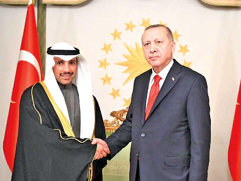 إردوغان مستقبلاً الغانم أمس