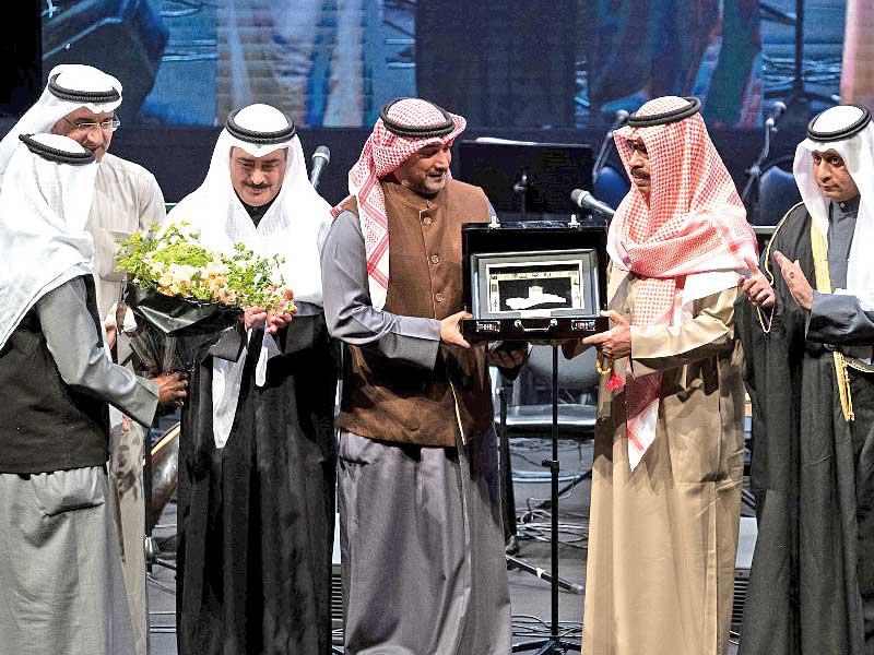 تكريم الشاعر يوسف ناصر