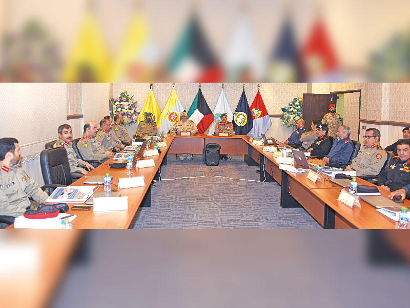 رئيس الأركان العامة للجيش الفريق الركن محمد الخضر خلال افتتاح برنامج تأهيل القيادات العليا 