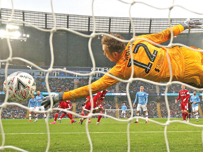 سيلفا نجم سيتي يسجل هدفاً في مرمى فولهام