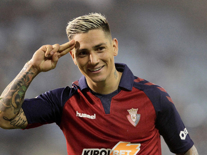 مهاجم نادي أوساسونا الإسباني لويس ايزكييل 