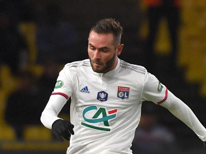 لوكا توزار لاعب نادي أولمبيك ليون الفرنسي