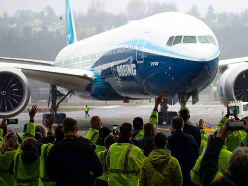  بوينغ  777 إكس في أول رحلة تجريبية