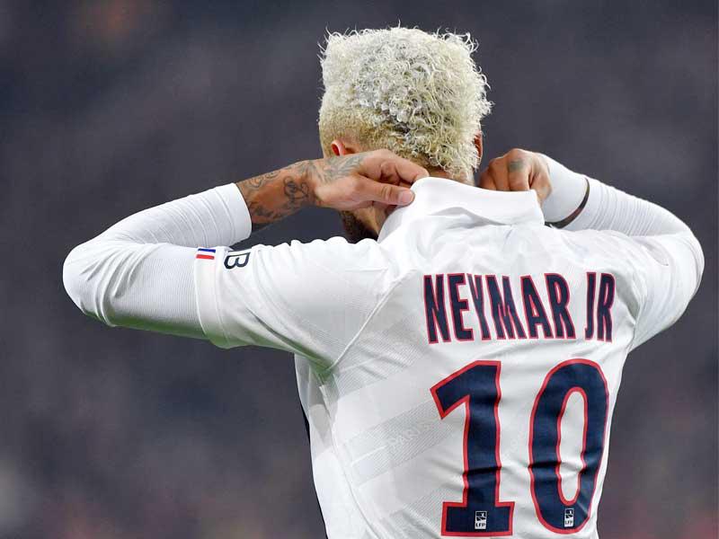 مهاجم  باريس سان جرمان البرازيلي نيمار