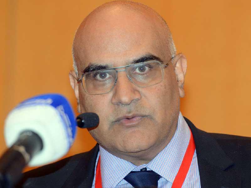 نائب مدير جامعة الكويت للعلوم الطبية رئيس اللجنة العليا للترقيات والتعيينات في الكليات العلمية د. عادل الحنيان