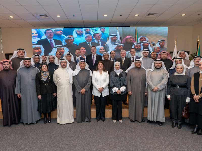 رنا الفارس وبخيت الرشيدي وطلال بهبهاني والشيخ أحمد الدعيج ومطلق الصانع وكبار ممثلي الجهات الراعية الألمانية والكويتية