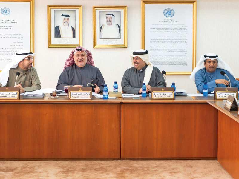 «الموارد» في اجتماعها أمس