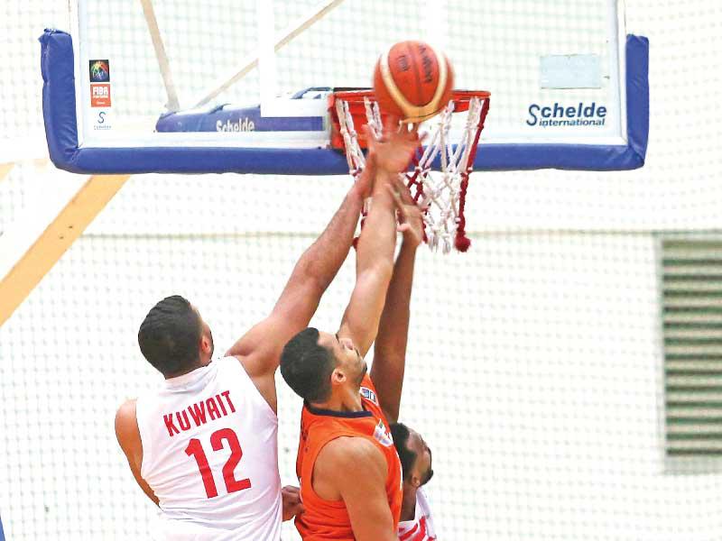 لقاء سابق بين سلة الكويت وكاظمة 
